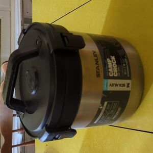 Stanley Camp Crock 3 qt